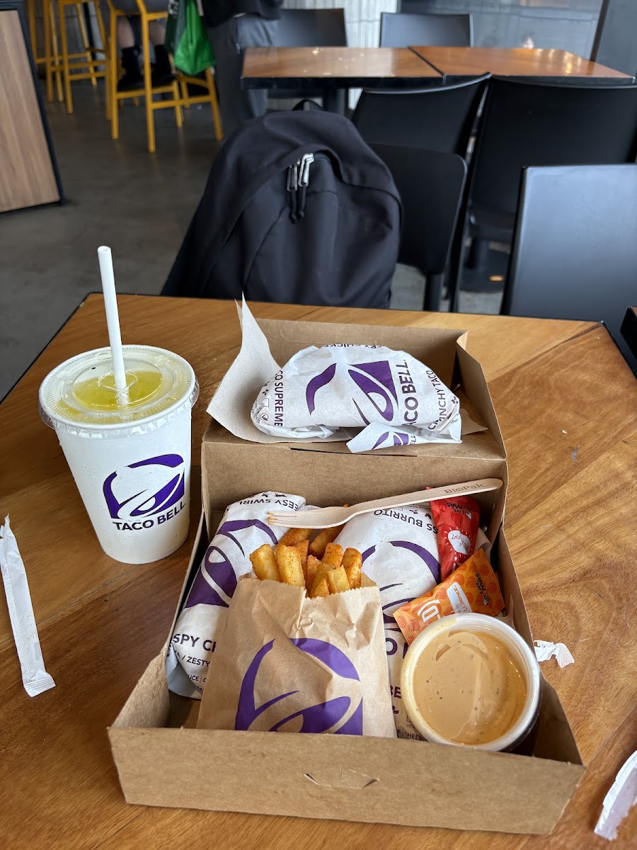 Taco Bell Green Square Photo 4